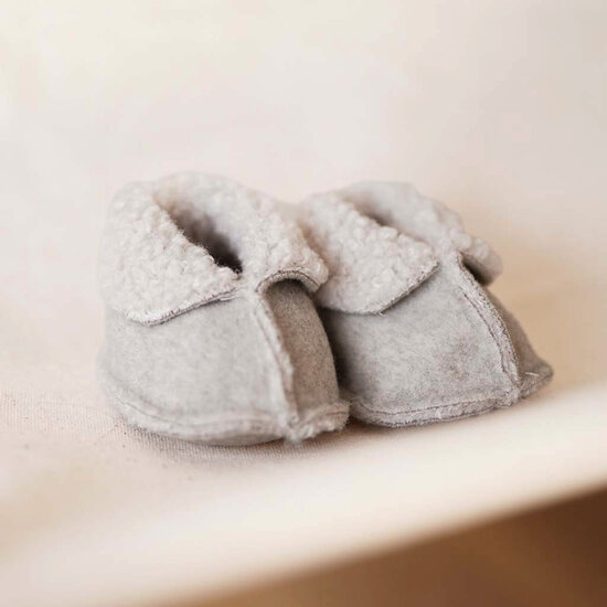 Kraamcadeau Box met Naam en Babyslofjes