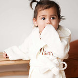 Baby badjas met naam (soft white)