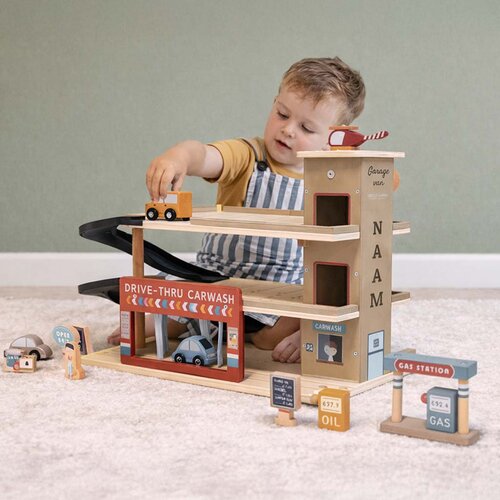 Houten garage met naam - Little Dutch