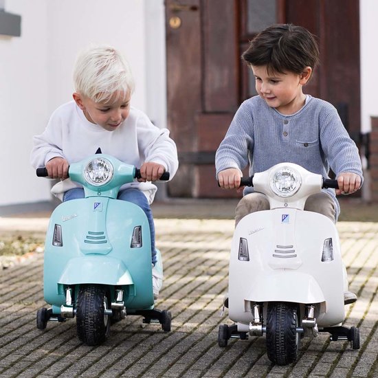 Elektrische Vespa loopauto met naam