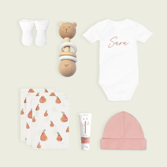 Kraamcadeau box met naam (roze)