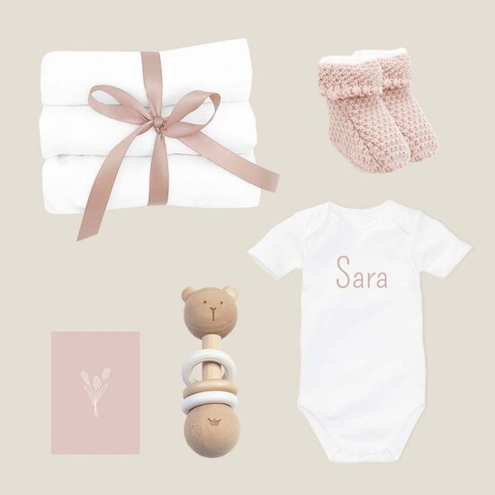 Kraamcadeau box met naam - Babyslofjes